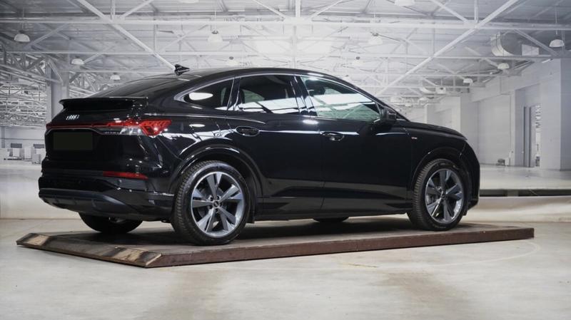 Audi Q4 e-tron Sportback 40 s-Line 204 / Sieges Rs Keyless Caméra de Recul Regulateur Distance