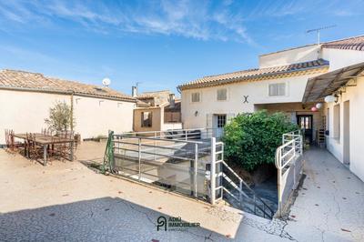 Maison - 220 m² - 12 pièces