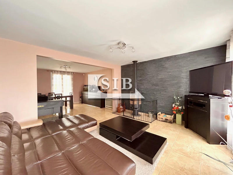 Maison traditionnelle - 112 m² - 6 pièces