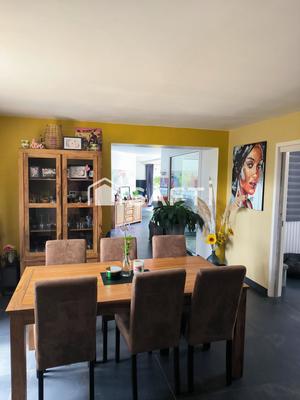 Maison - 247 m² - 10 pièces