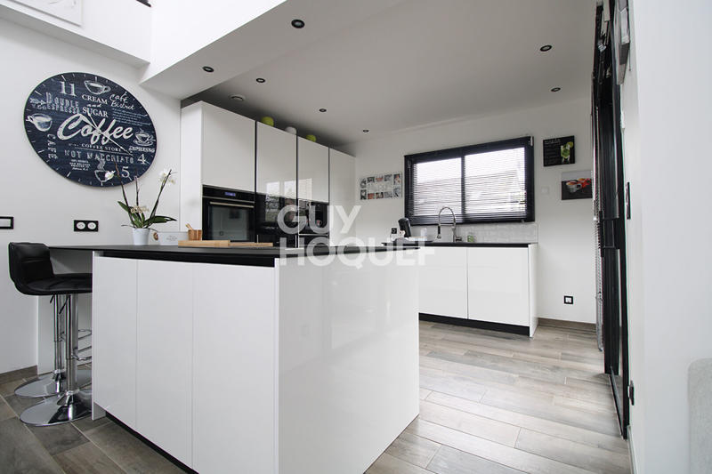 Maison - 140 m² - 6 pièces