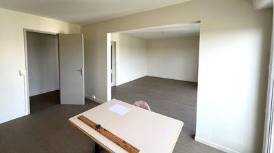 Appartement - 104 m² - 6 pièces