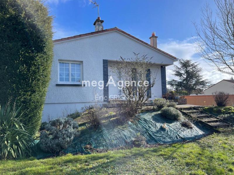 Maison - 230 m² - 5 pièces