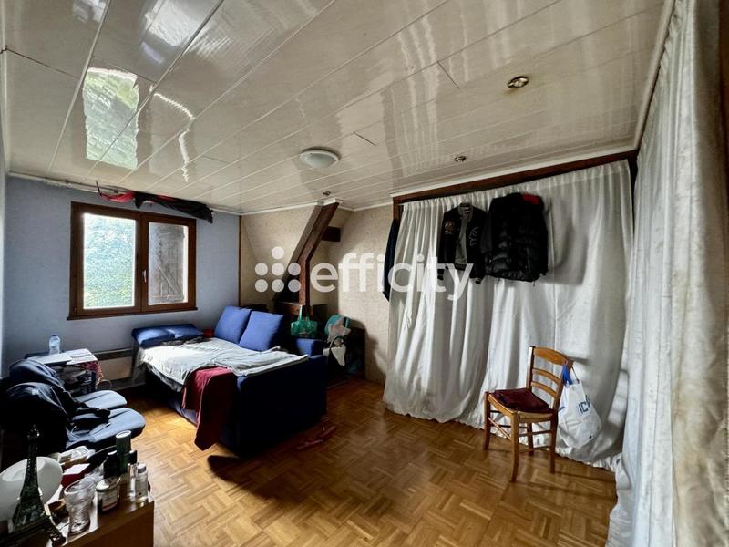 Maison - 200 m² - 10 pièces