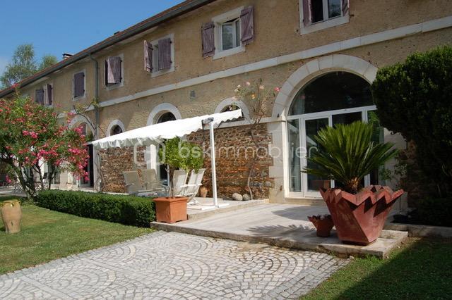 Maison - 400 m² - 10 pièces