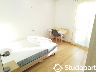 Chambre - 10 m² - 1 pièce