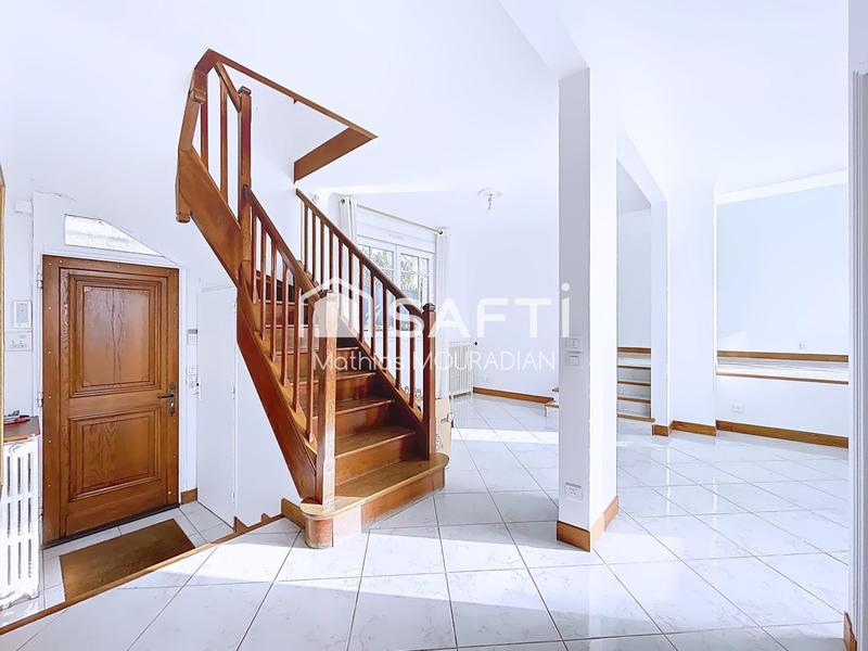 Maison - 146 m² - 6 pièces