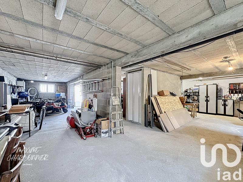 Maison - 186 m² - 8 pièces