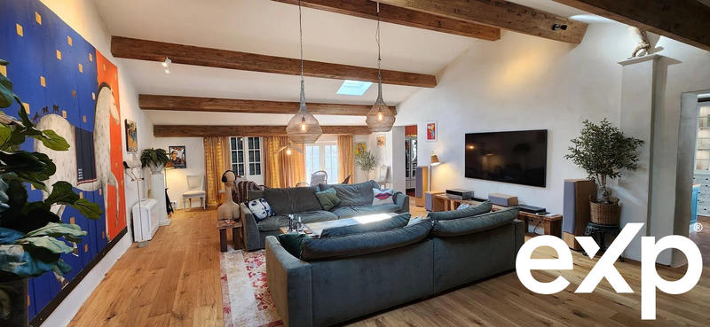 Maison traditionnelle - 177 m² - 7 pièces