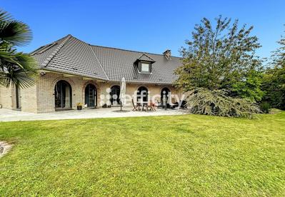 Maison - 298 m² - 7 pièces