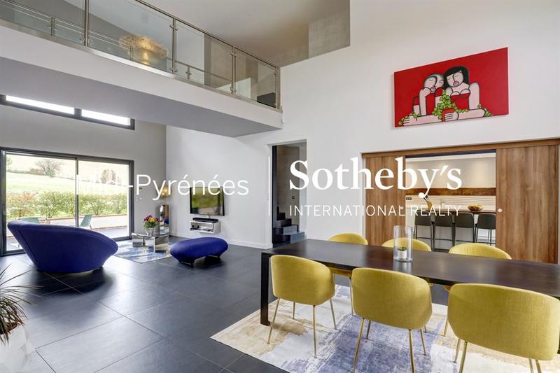 Maison - 320 m² - 9 pièces