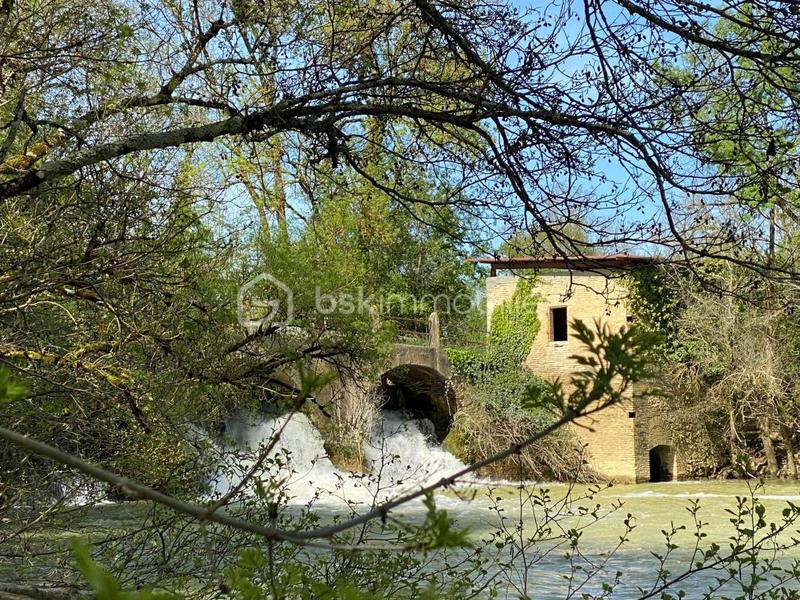 Moulin - 240 m² - 8 pièces