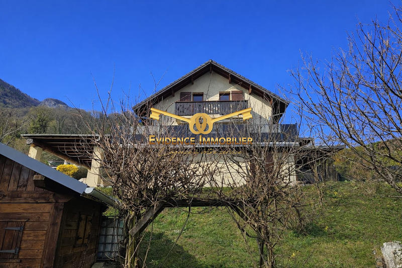 Maison - 122 m² - 6 pièces