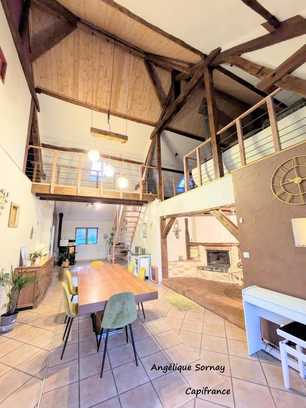 Maison - 222 m² - 8 pièces