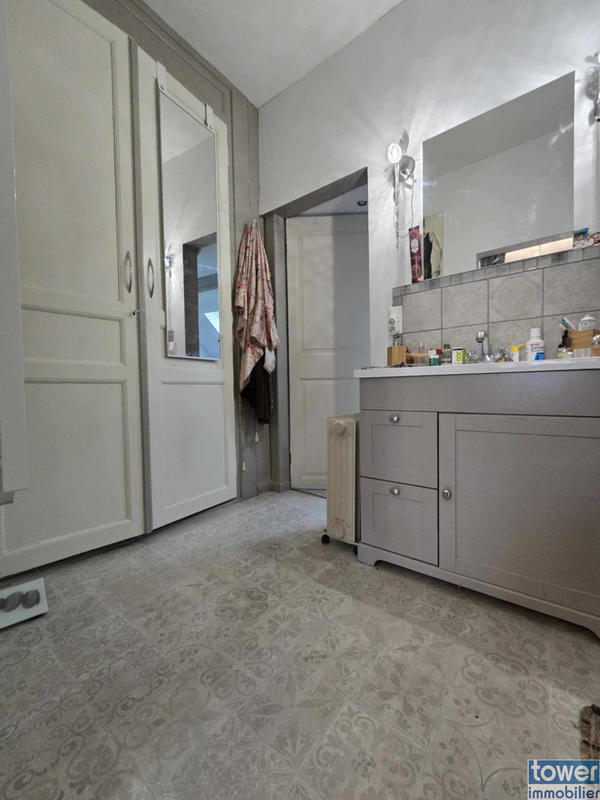 Maison - 122 m² - 8 pièces