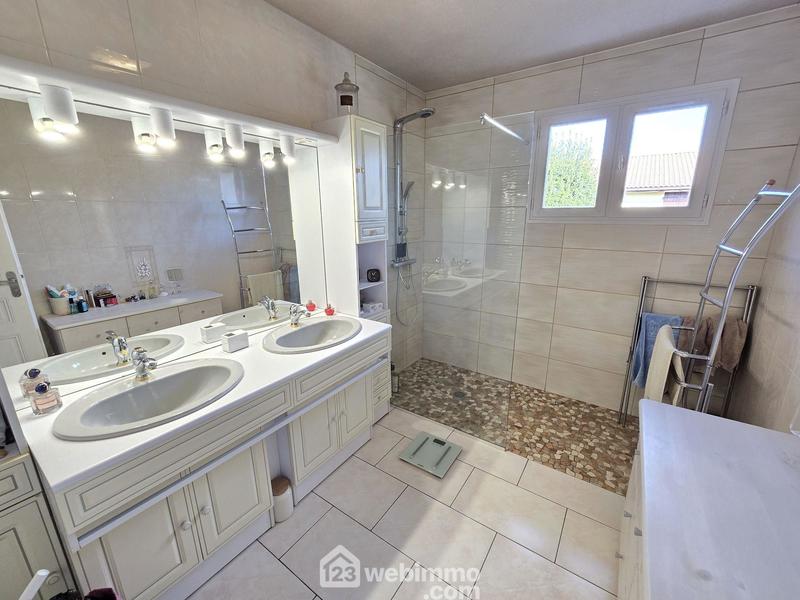 Maison - 155 m² - 6 pièces