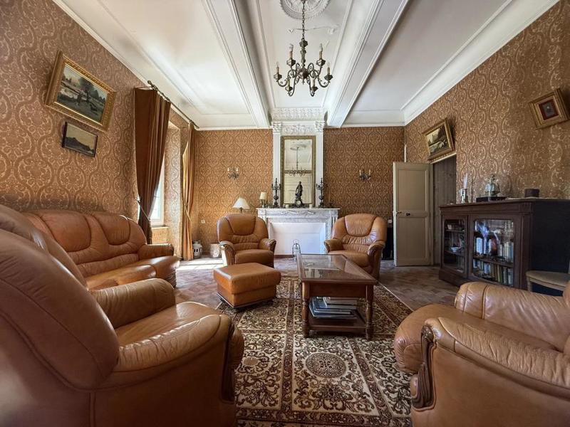 Maison - 295 m² - 9 pièces