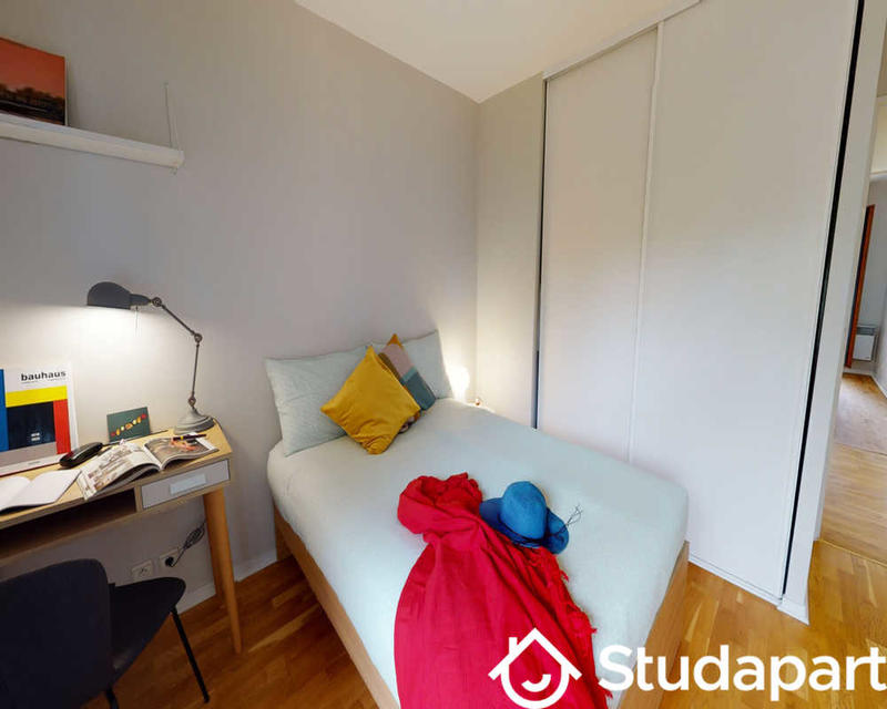 Chambre - 110 m² - 1 pièce