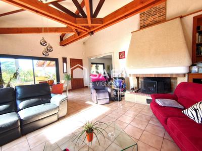 Maison - 200 m² - 7 pièces