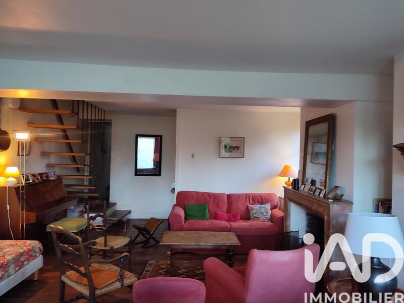 Maison - 236 m² - 11 pièces