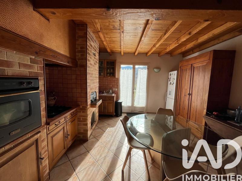 Maison - 207 m² - 9 pièces