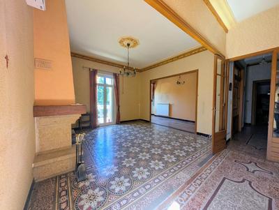 Maison - 260 m² - 9 pièces