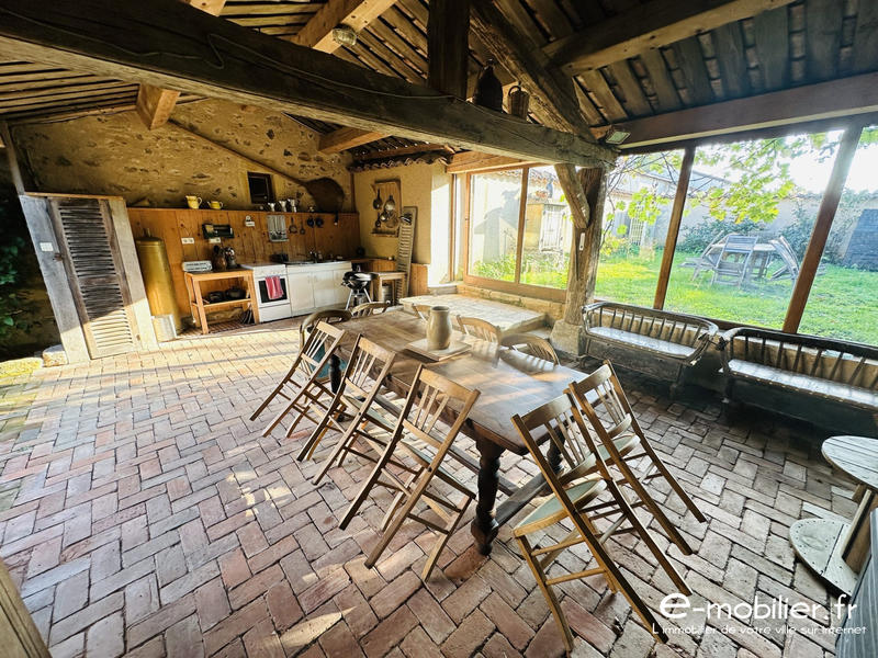 Maison contemporaine - 303 m² - 9 pièces