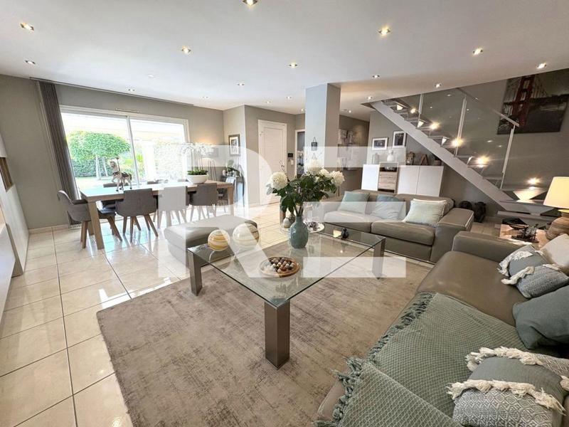 Villa - 165 m² - 6 pièces