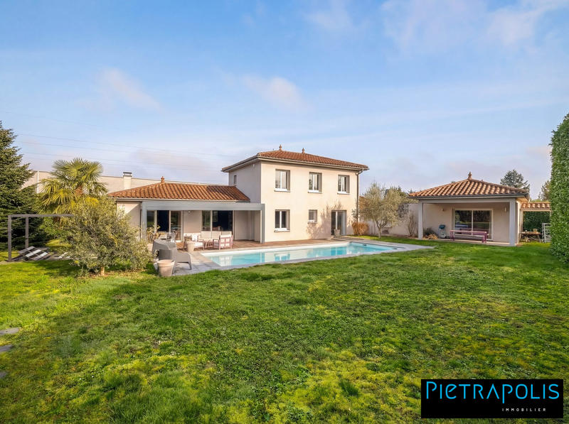 Maison contemporaine - 226 m² - 8 pièces