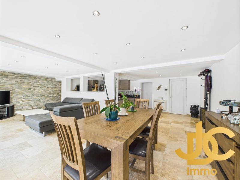 Maison - 194 m² - 7 pièces