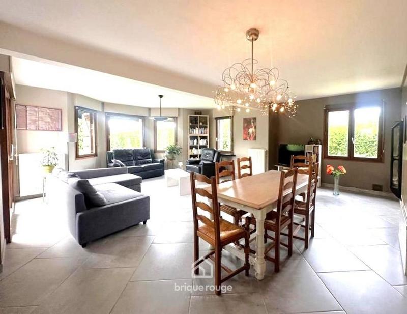 Pavillon - 148 m² - 7 pièces