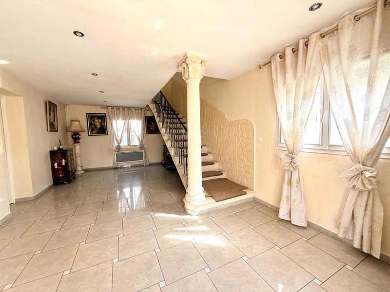 Maison - 200 m² - 5 pièces