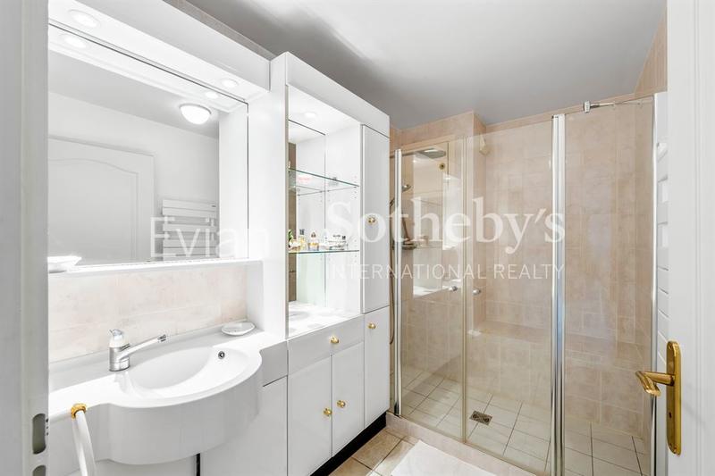 Appartement - 111 m² - 4 pièces