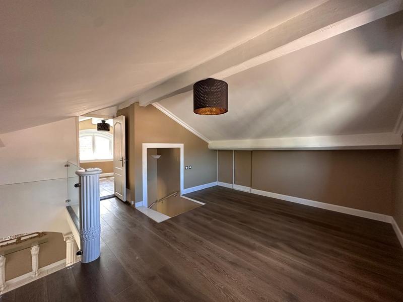 Maison - 91 m² - 5 pièces