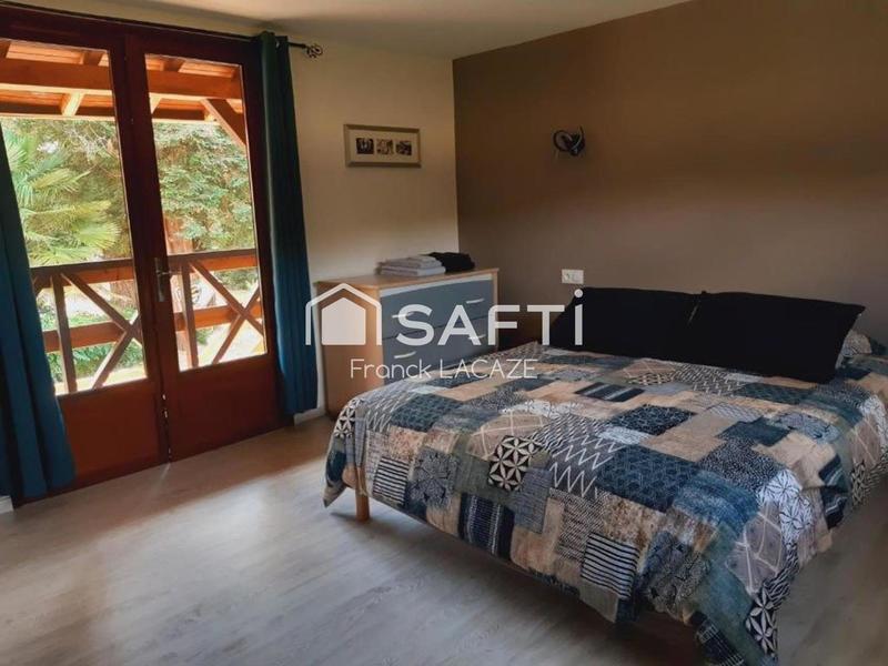 Maison - 184 m² - 20 pièces