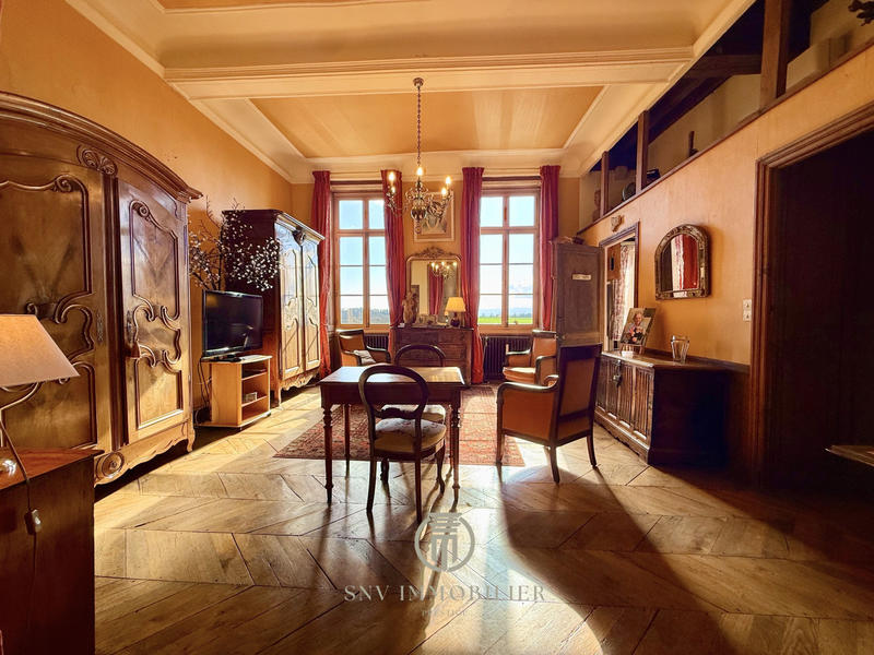 Maison - 317 m² - 13 pièces