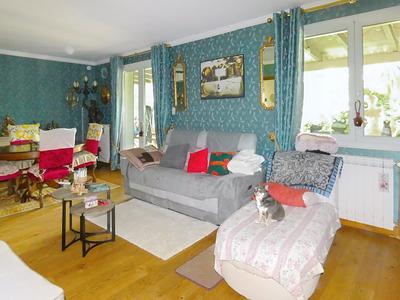 Maison - 320 m² - 8 pièces