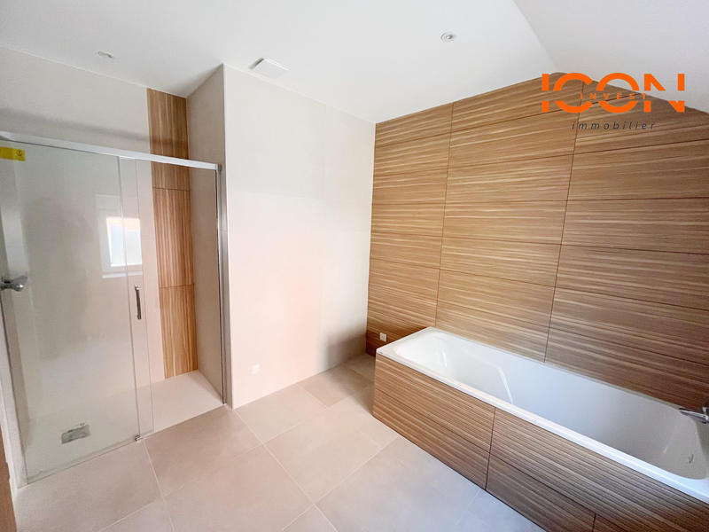 Appartement - 115 m² - 4 pièces