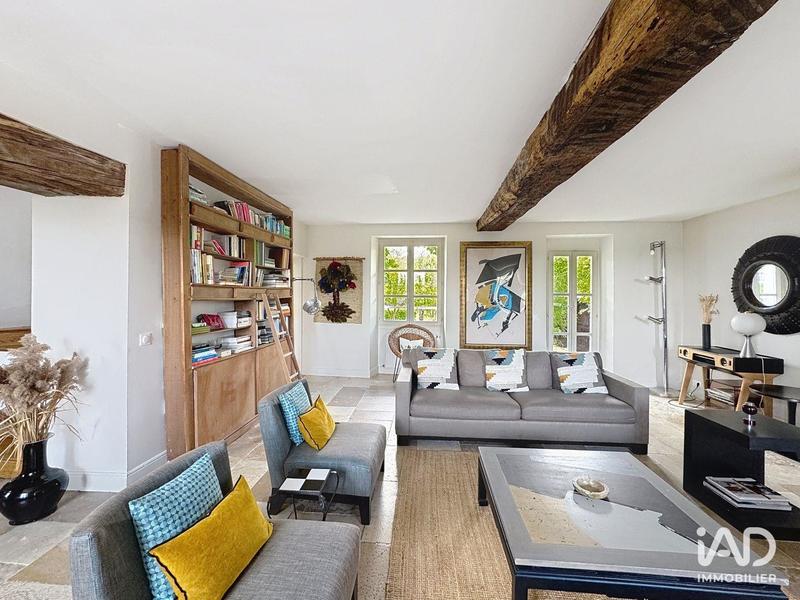 Maison - 1 445 m² - 20 pièces