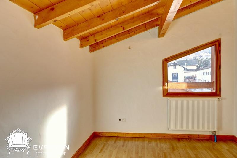 Appartement - 80 m² - 4 pièces