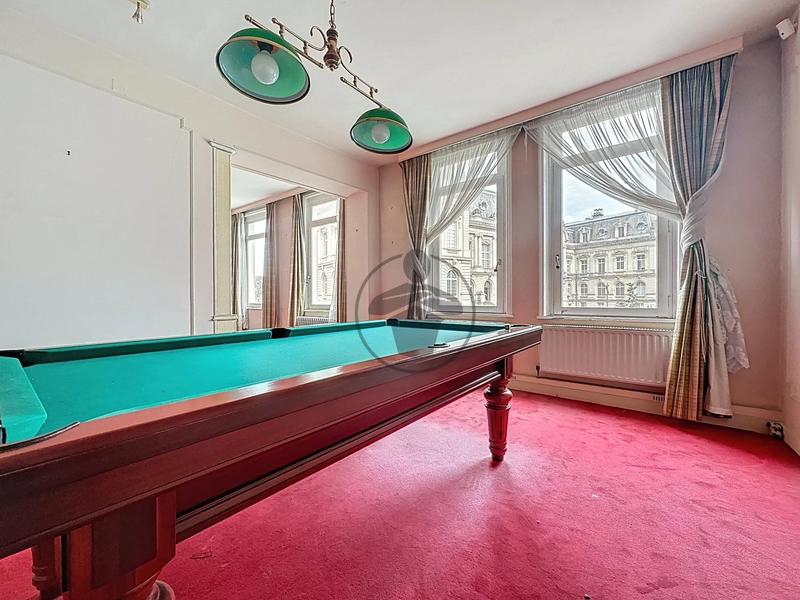 Maison - 435 m² - 22 pièces