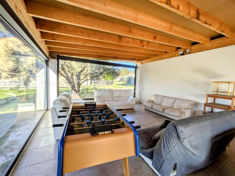 Appartement - 760 m² - 24 pièces