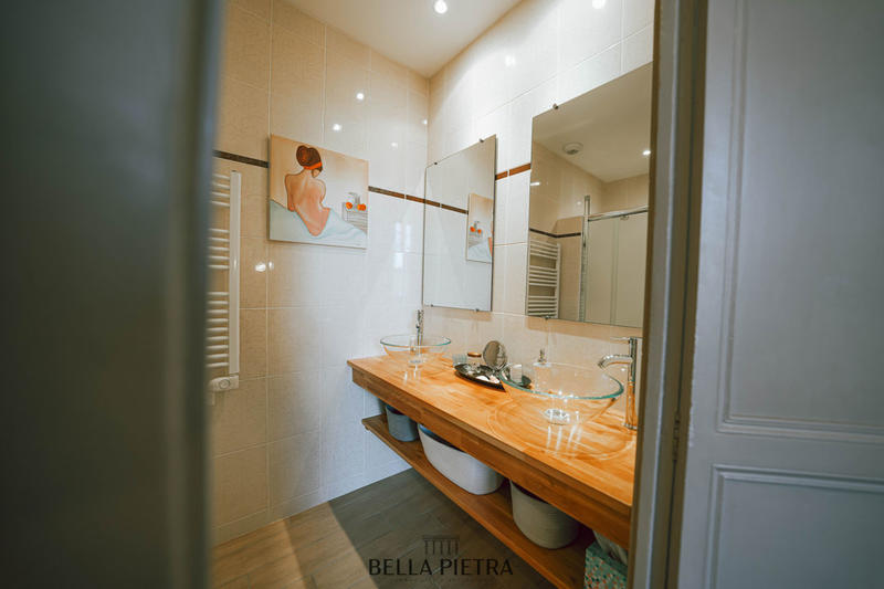 Maison de village - 240 m² - 6 pièces