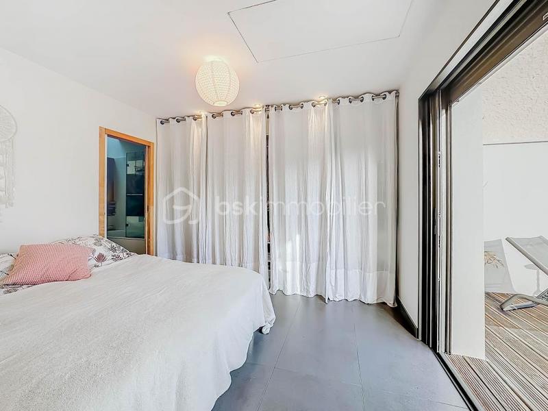 Villa - 100 m² - 5 pièces