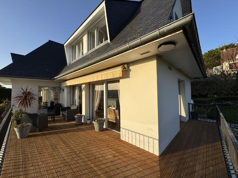 Maison - 185 m² - 7 pièces