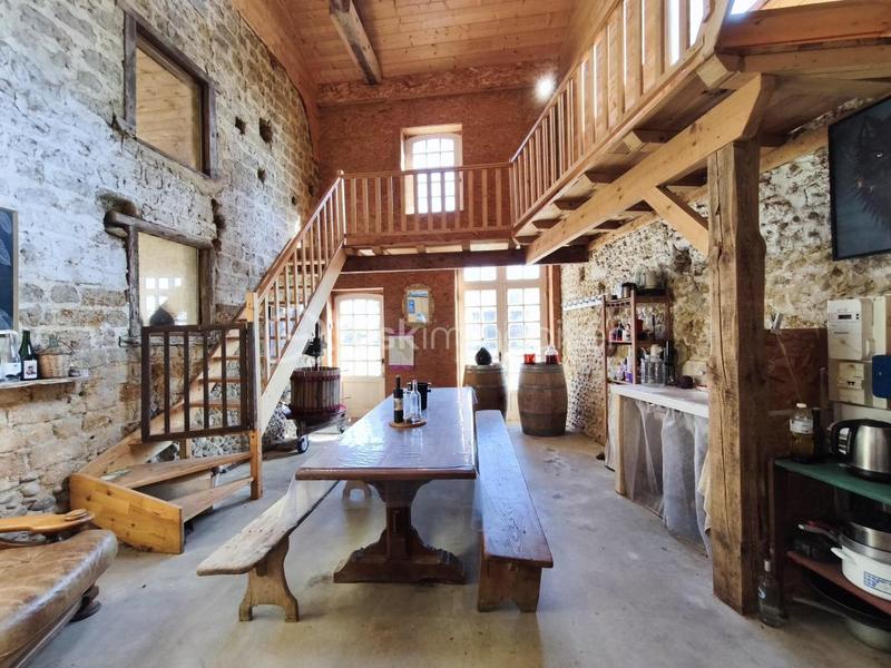 Propriété - 112 m² - 6 pièces