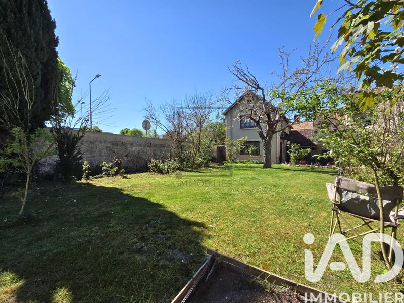 Maison - 111 m² - 6 pièces