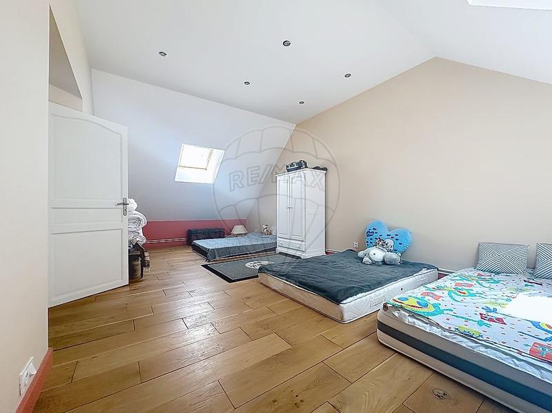 Maison - 368 m² - 12 pièces