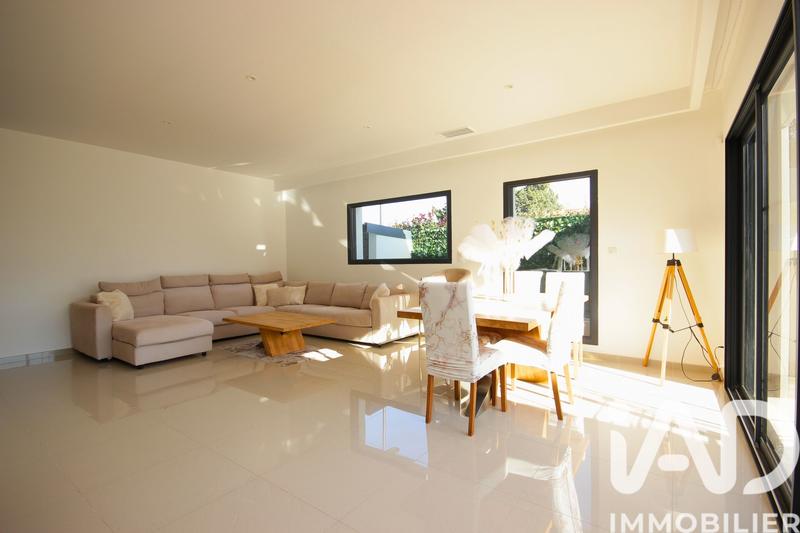 Maison - 181 m² - 7 pièces