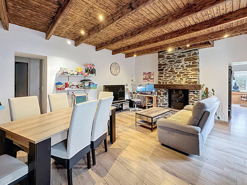 Maison - 95 m² - 5 pièces